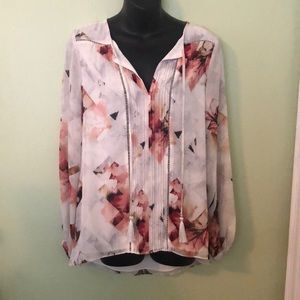 White House black market size 2 top